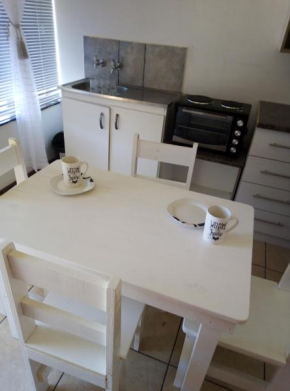 Spacious 1bed + braai 13km to Paternoster beach